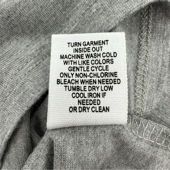 BRIT.NY Gray Star Embellished Tee Size Small NWT - Picture 9 of 10